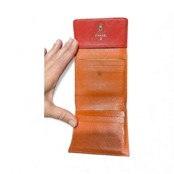 Chanel Vibrant Orange-Red Quilted Calfskin Wallet - Picture 4 of 6